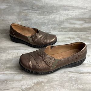 SOLD Clarks Collection Clogs Loafers Womens Shoes Size 9 M Bronze 15260 EUC